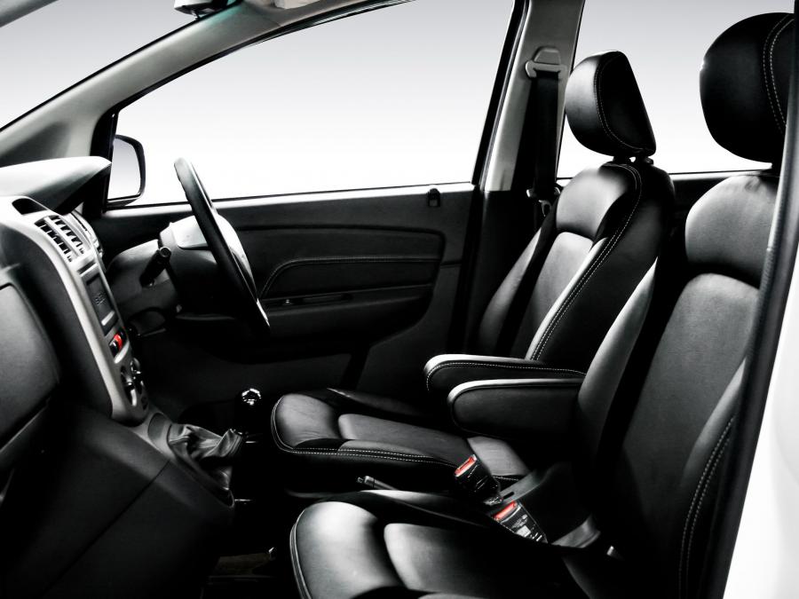 Интерьер Proton Exora Star Supreme 2012 года  (ID) (фото 3 из 3)